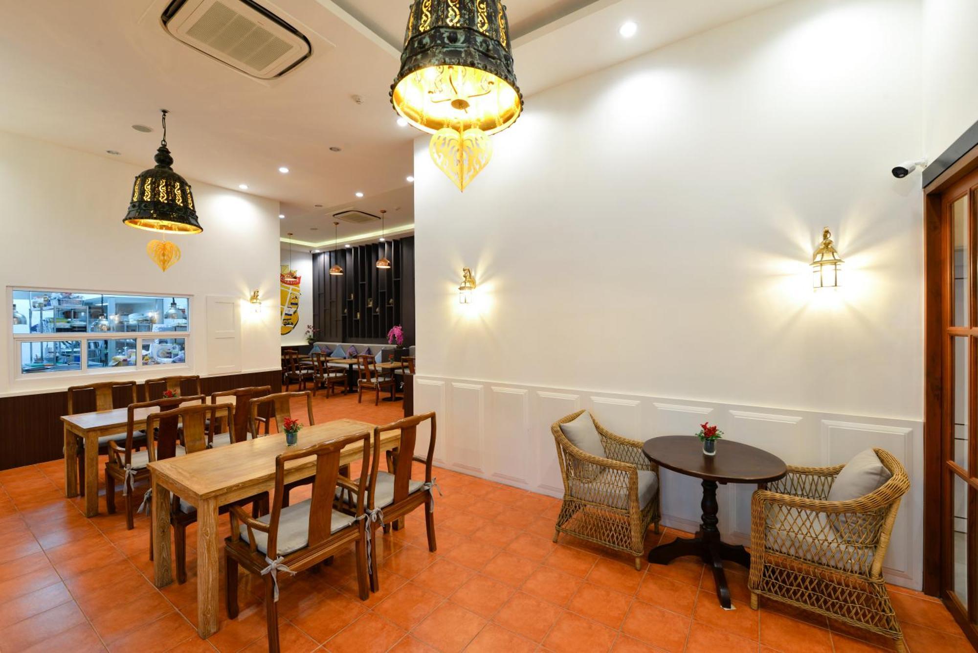 Villa De Pranakorn Bangkok Dış mekan fotoğraf Interior of a Thai restaurant