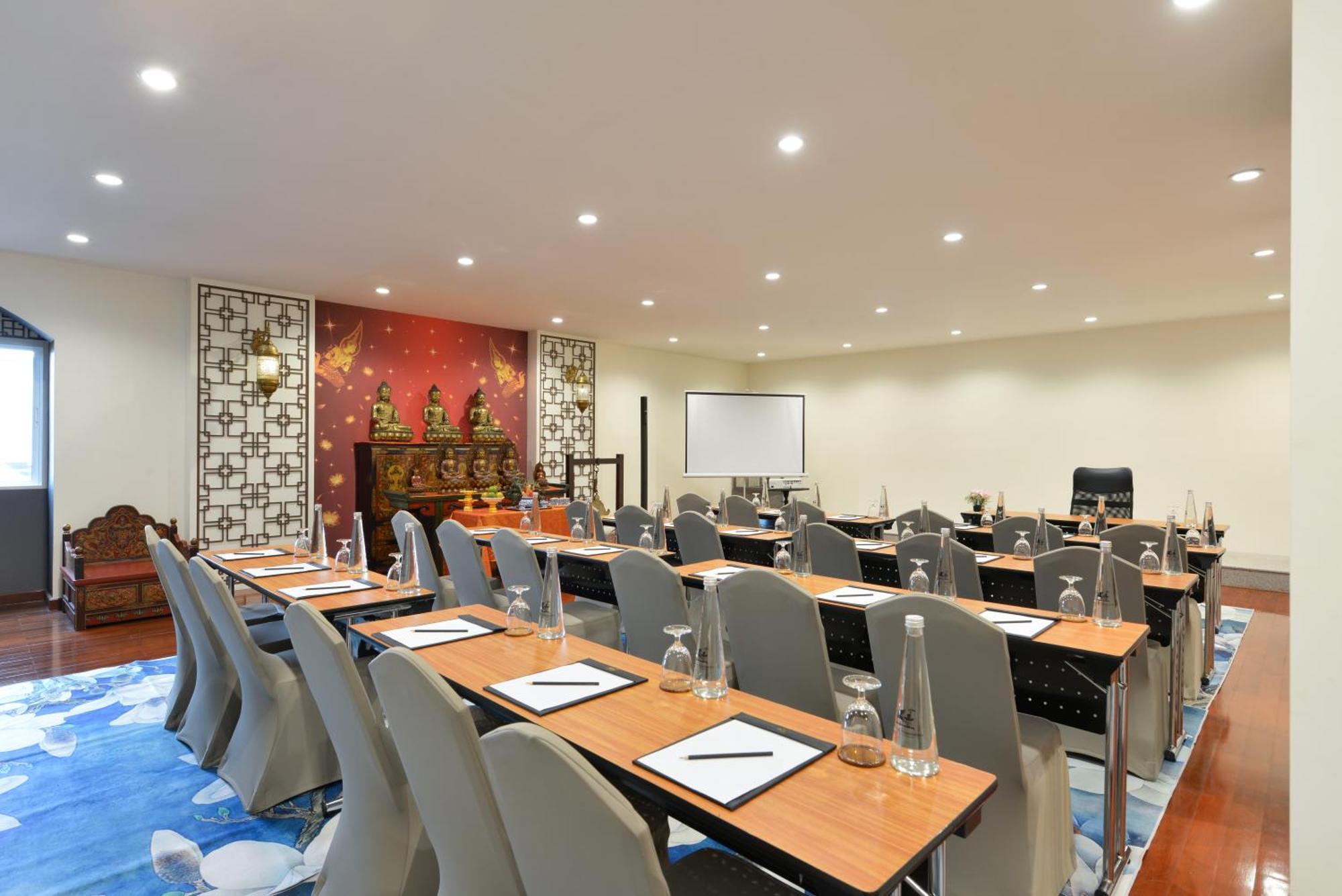 Villa De Pranakorn Bangkok Dış mekan fotoğraf Meeting room at the hotel