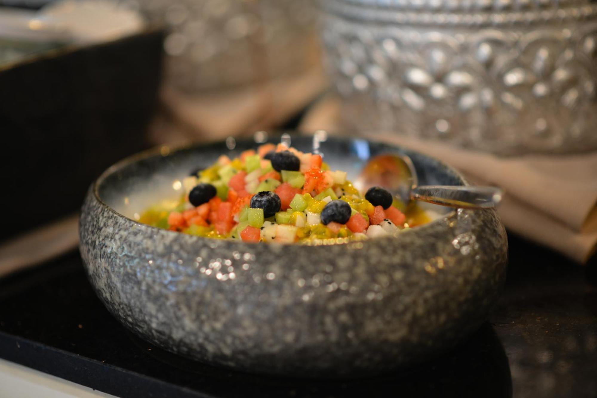 Villa De Pranakorn Bangkok Dış mekan fotoğraf Fruit salad