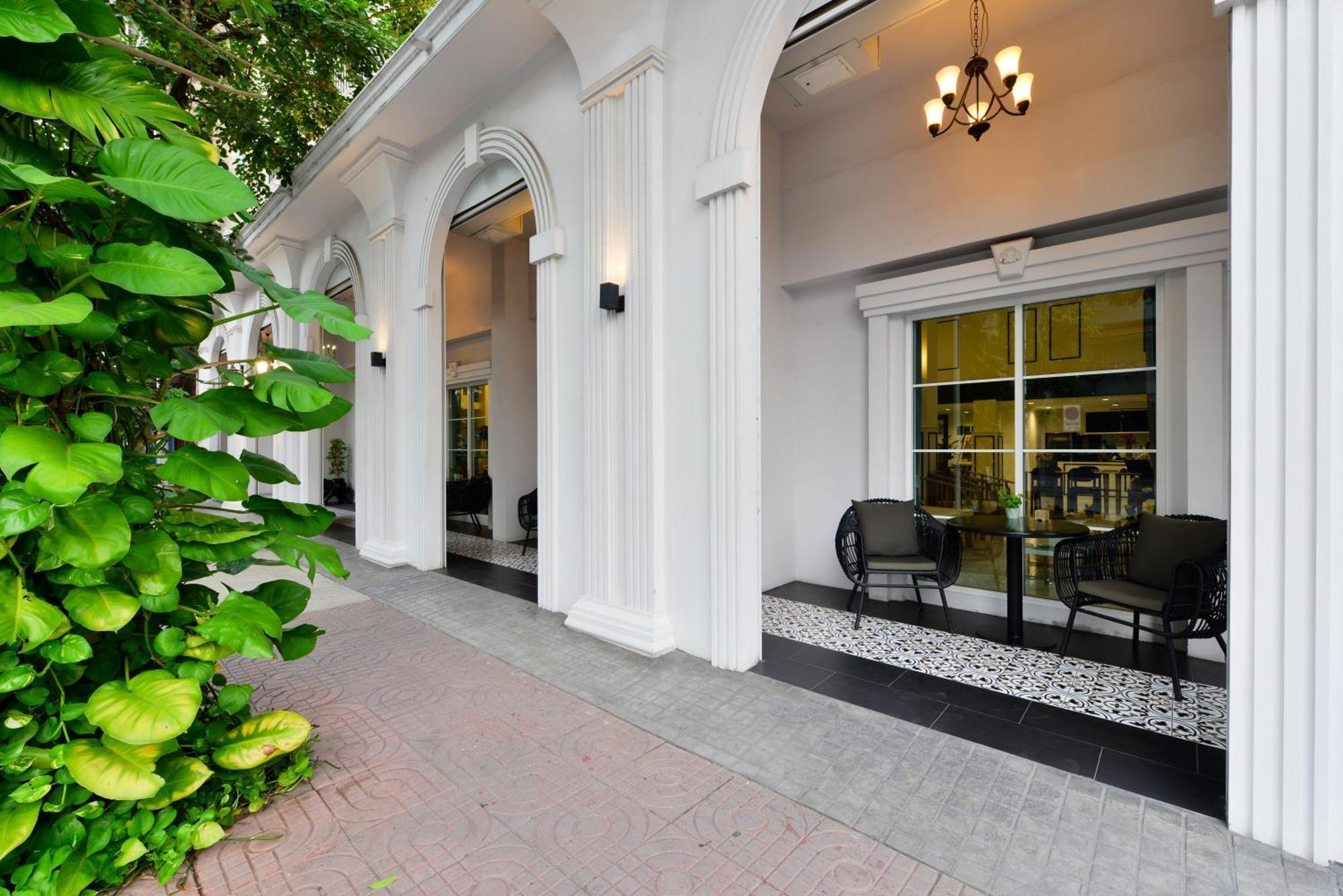 Villa De Pranakorn Bangkok Dış mekan fotoğraf The hotel's lobby